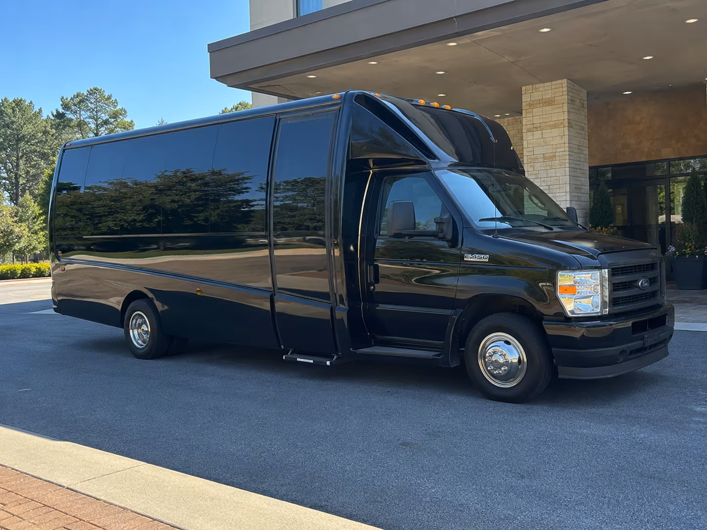 bus rentals for concerts and live music at liv story and miami beach nightclubs