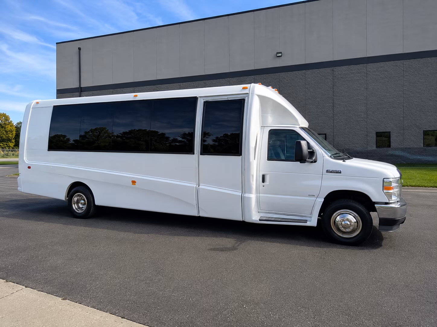 corporate airport transfer buses between mia fll and miami beach hotels