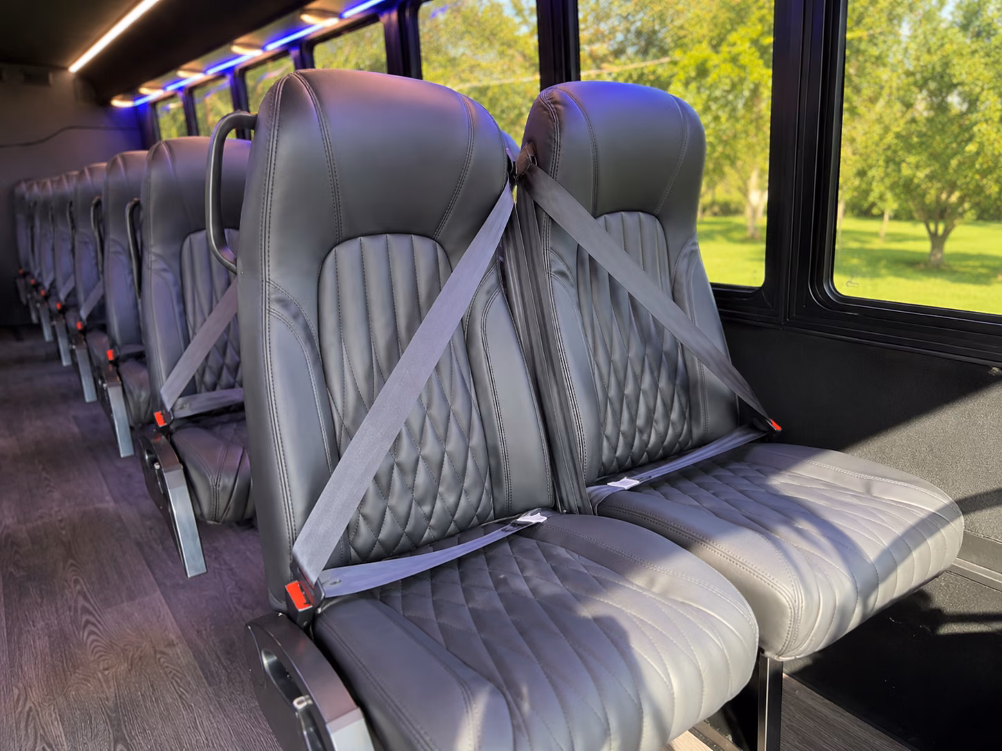 minibus rentals for wine and dine tours across miami dade county